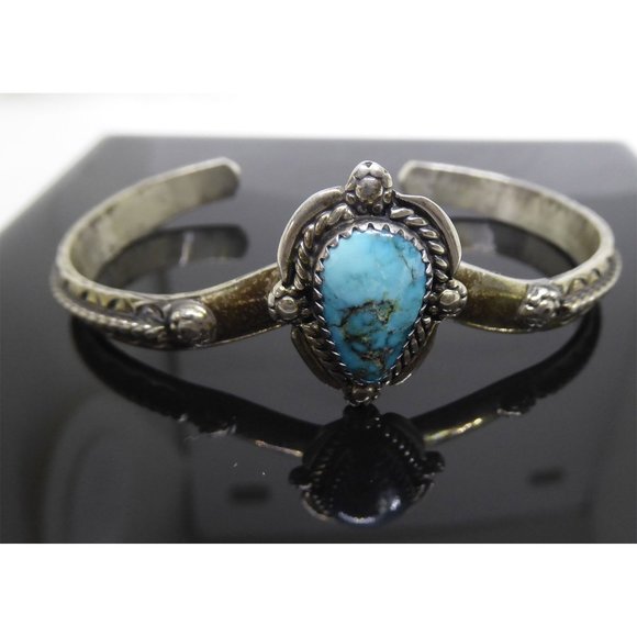 Native American Bracelet Sterling Silver Cuff Turquoise Stone Signed E - Picture 11 of 16